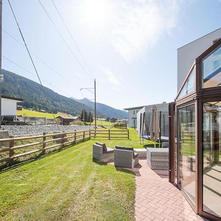 Agrimonia - 5,5-Zi Duplex Wohnung Bis 9 Personen Mit Eigenem Garten Davos Eksteriør billede