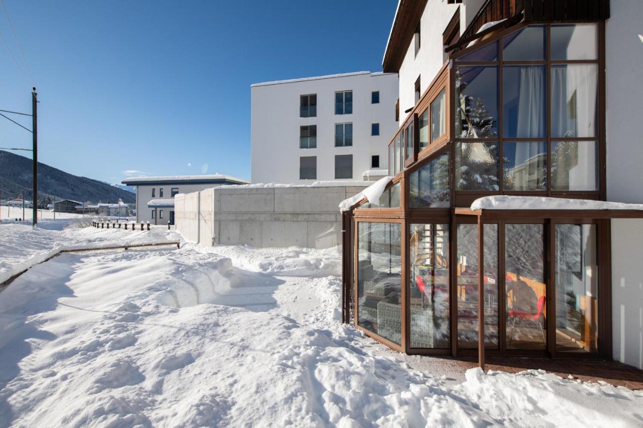 Agrimonia - 5,5-Zi Duplex Wohnung Bis 9 Personen Mit Eigenem Garten Davos Eksteriør billede