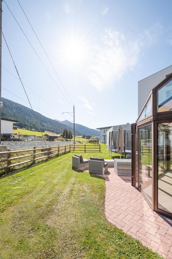 Agrimonia - 5,5-Zi Duplex Wohnung Bis 9 Personen Mit Eigenem Garten Davos Eksteriør billede